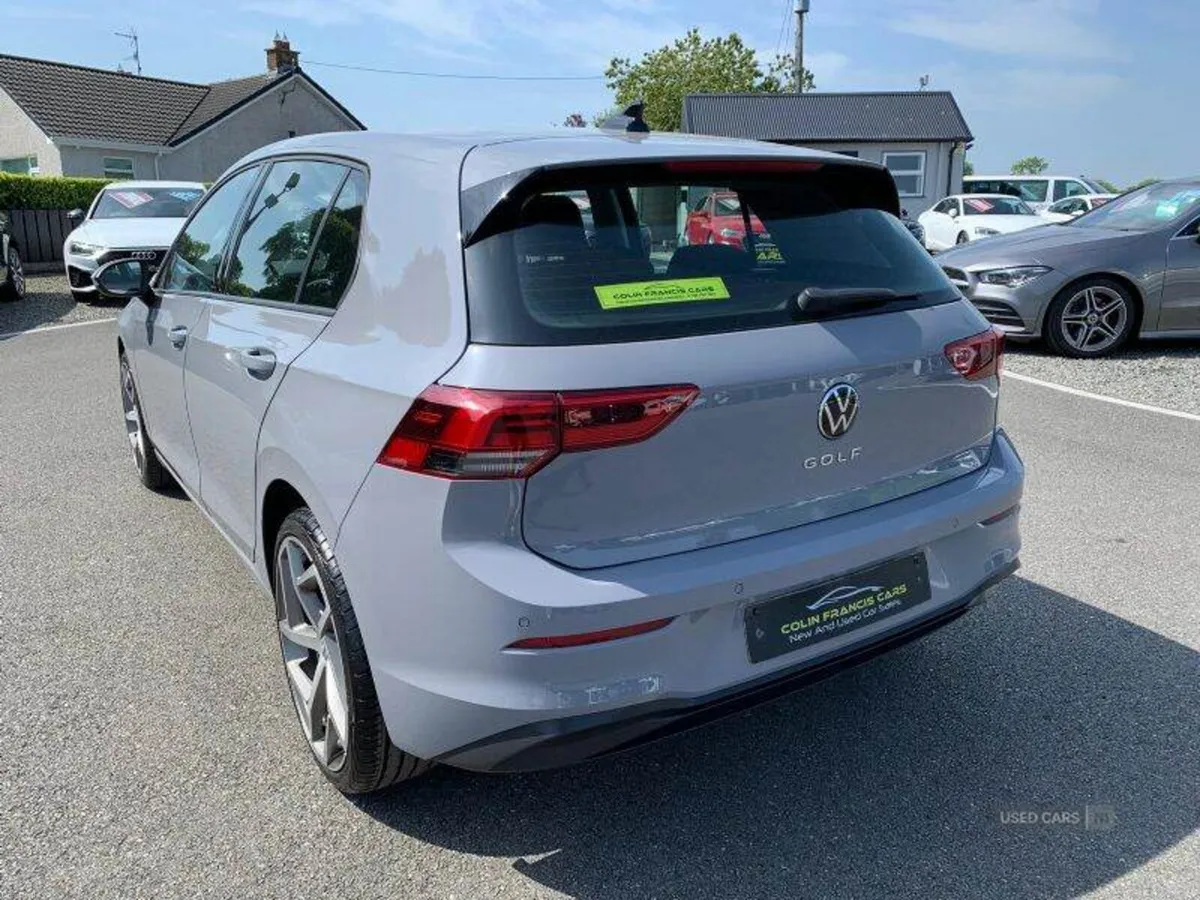 Volkswagen Golf Life - Image 4