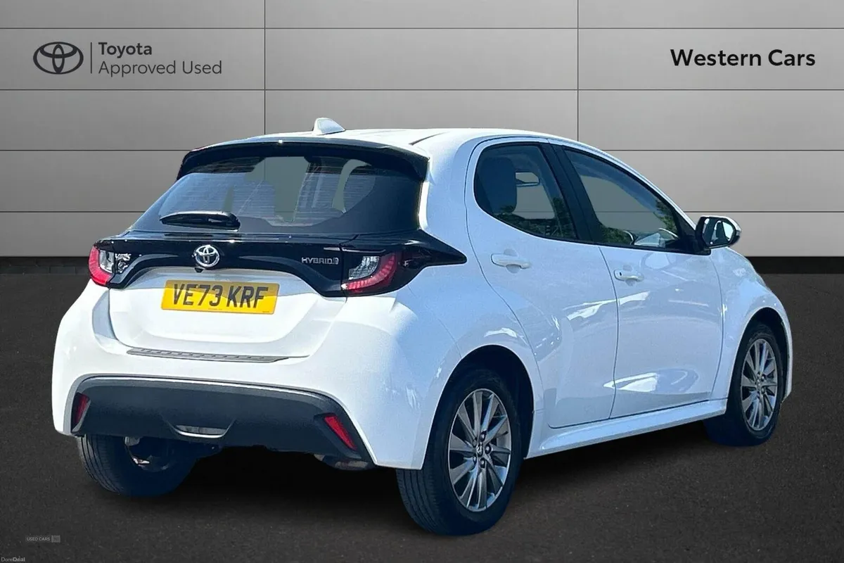 Toyota Yaris 1.5 VVT-h Icon E-CVT Euro 6 (s/s) 5dr - Image 2