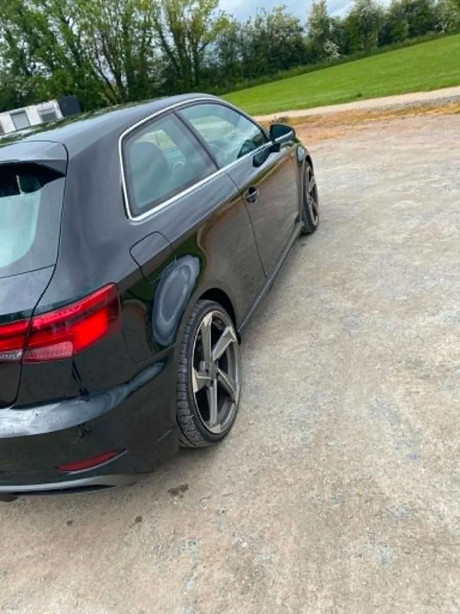 Audi A3 2016 - Image 2
