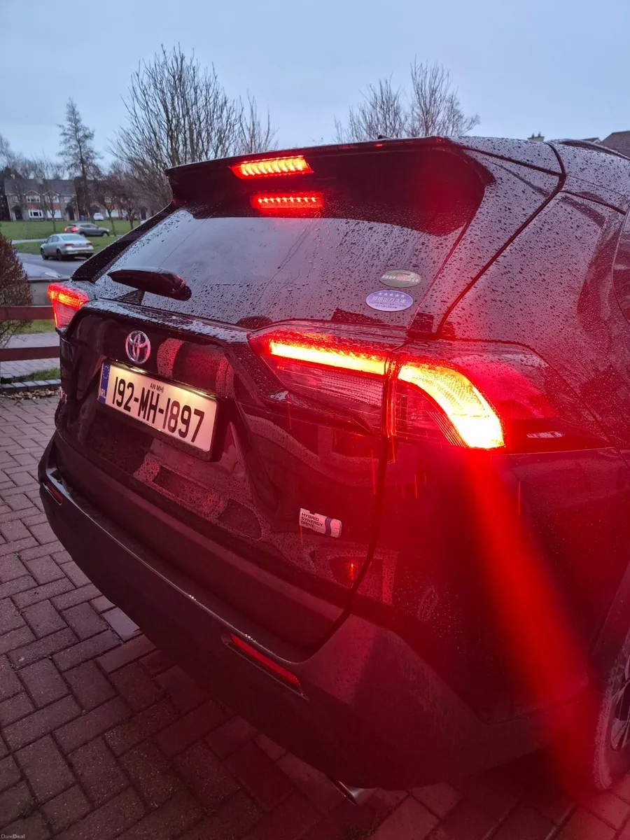 Toyota RAV4 2019 Hybrid - Image 4