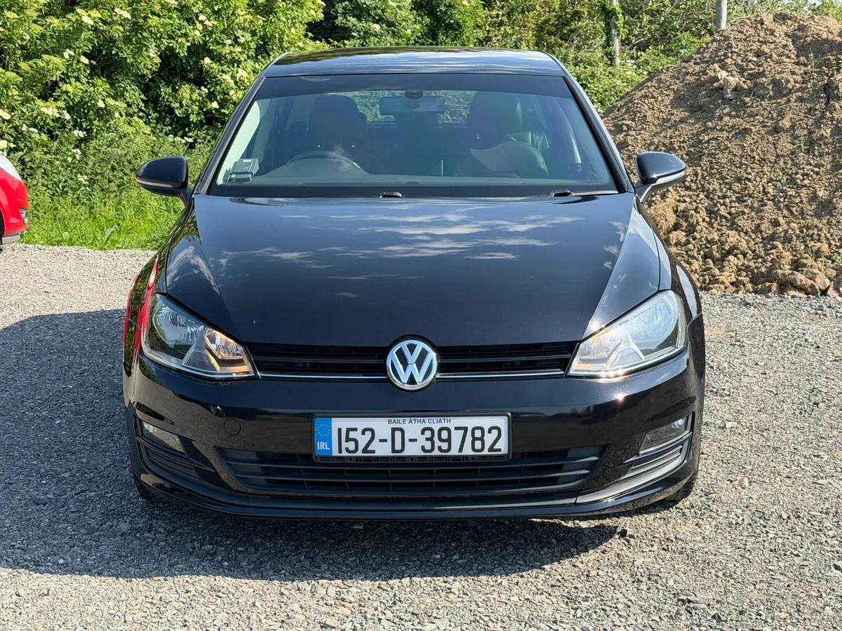Volkswagen Golf DSG 2015 (Apple Car play) - Image 2