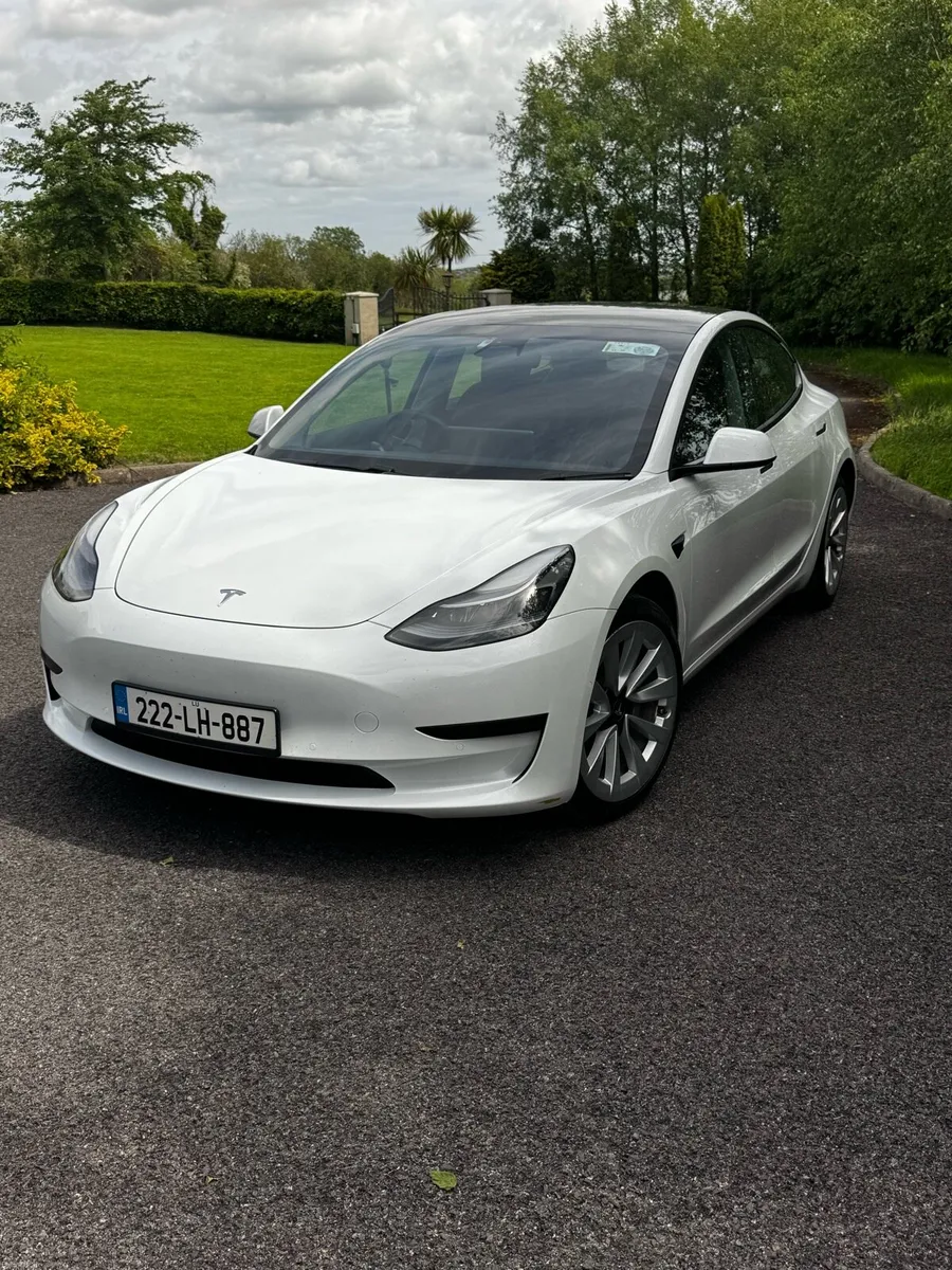 Tesla model 3 - Image 1
