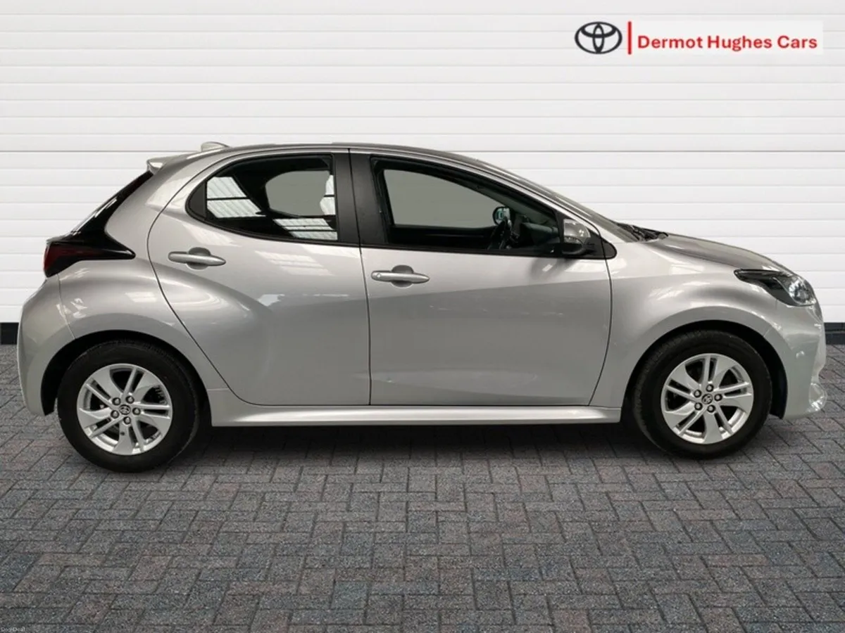 Toyota Yaris 1.0 LUNA MANUAL - Image 3