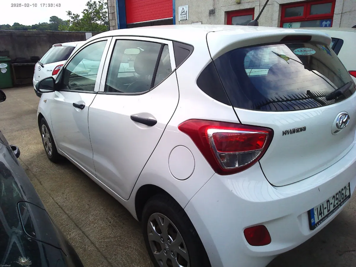 Hyundai i10 MANUAL CLASSIC 4DR - Image 2