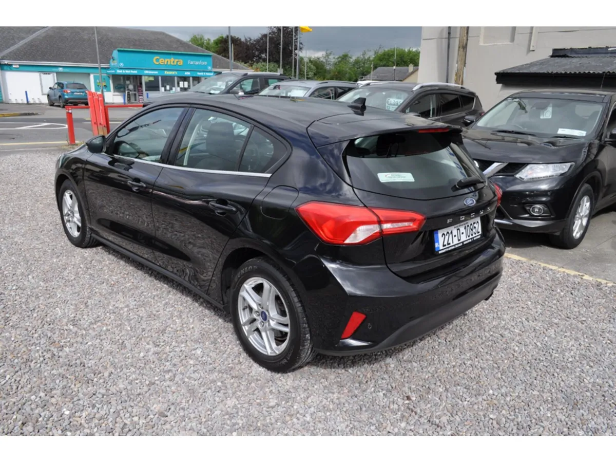 Ford Focus ZETEC EDITION 1.5 TD 120 M M6 4DR - Image 4
