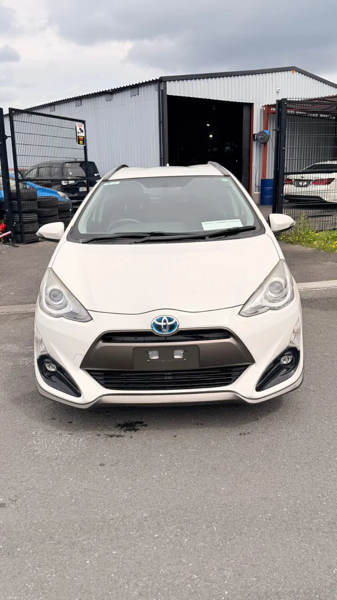 Toyota Aqua White (URBAN) - Image 4