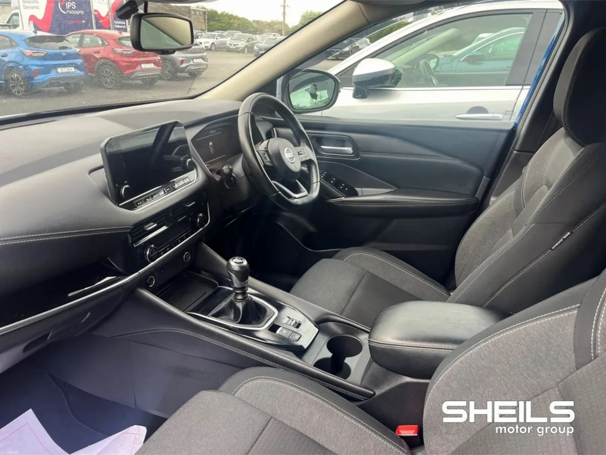 Nissan Qashqai 1.3 PET MILD HYBRID SV PREMIUM - Image 4