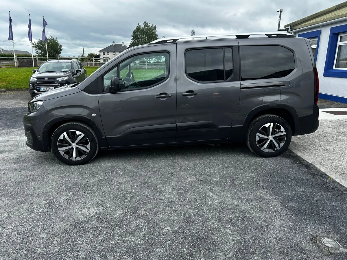 Wheelchair Taxi Rifter GT-Line - Image 4