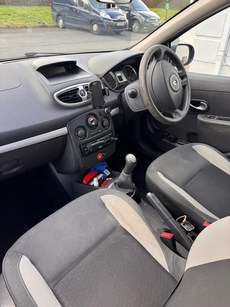Renault Clio 2011 - Image 4