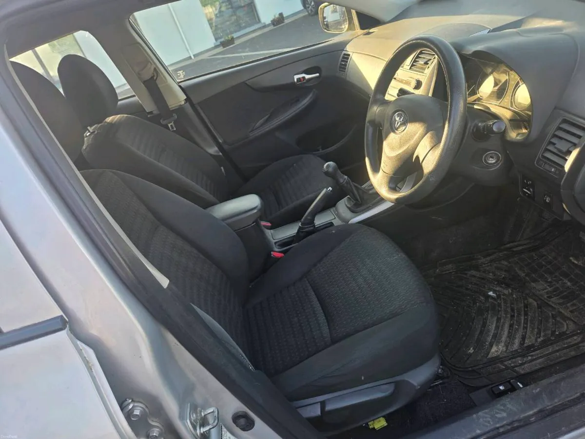 2010 Toyota Corolla 1.4 Petrol NCT 02/27 - Image 4