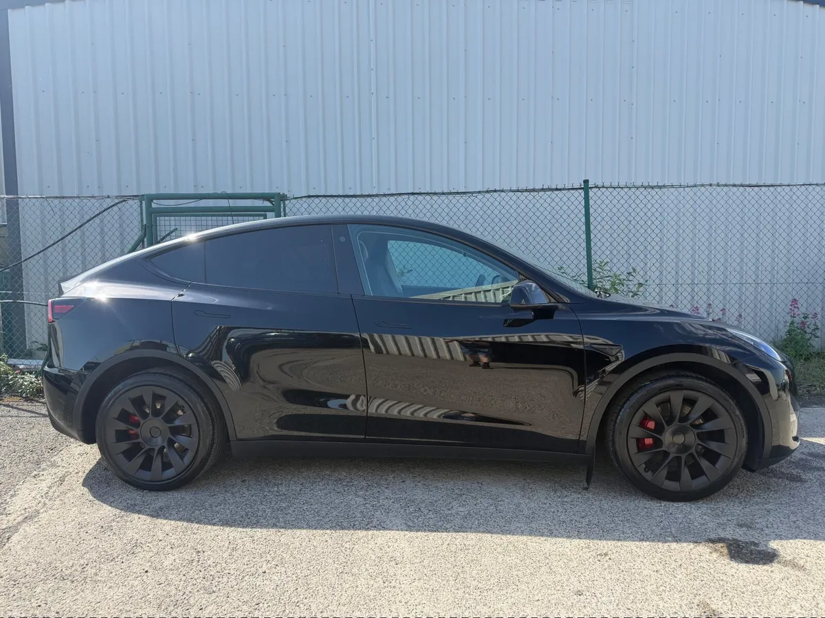 Tesla Model Y  long range dual motor - Image 5