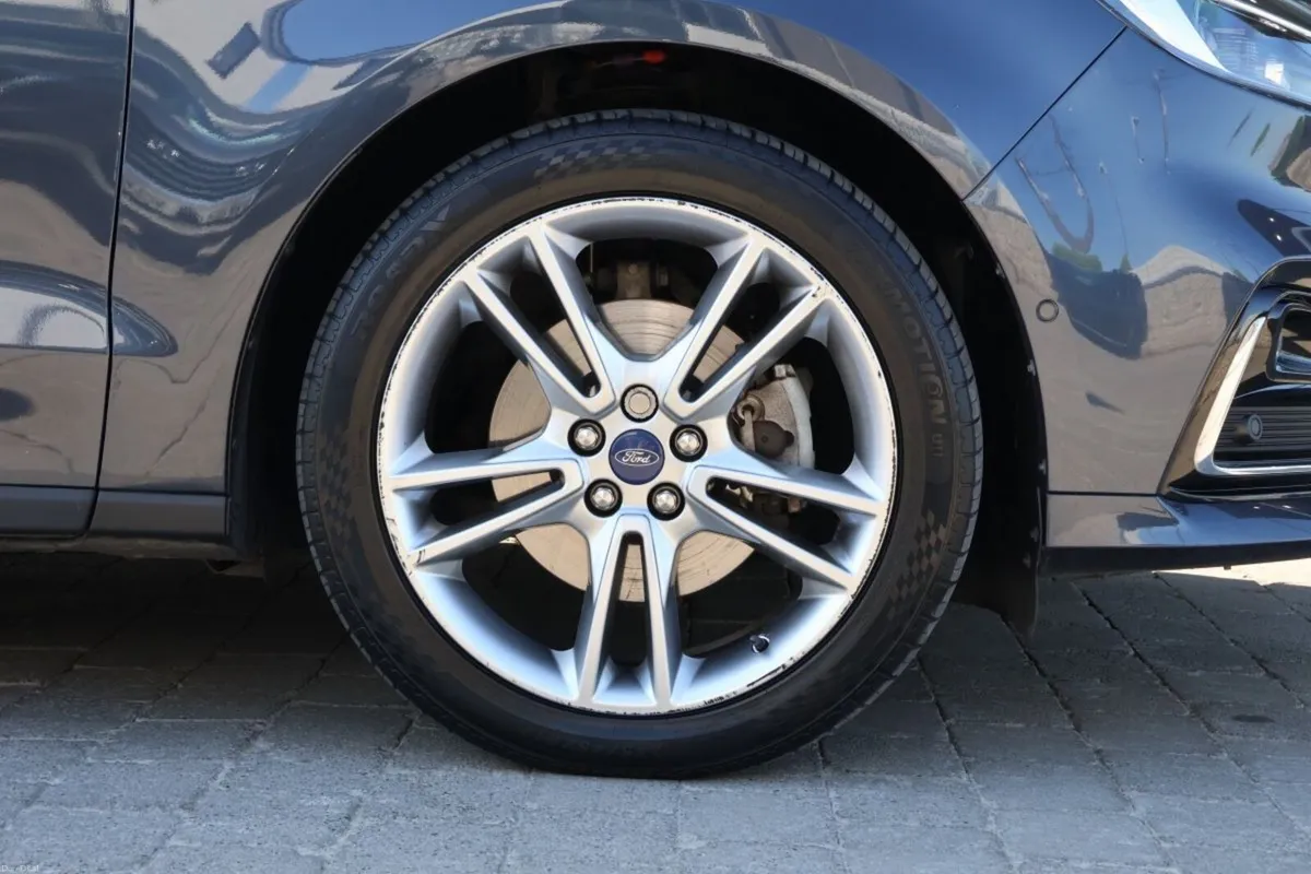 Ford Galaxy 2.5 Duratec 190PS FHEV Titanium Auto - Image 6