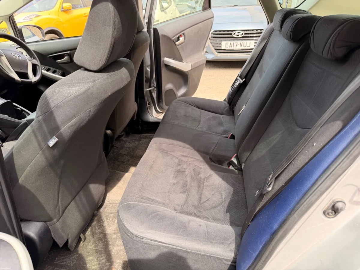 Toyota Prius 2013 - Image 4