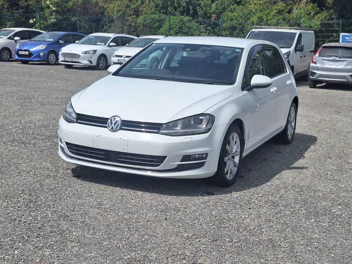 2015 Volkswagen Golf 1.4 TSI| Leather interior - Image 1