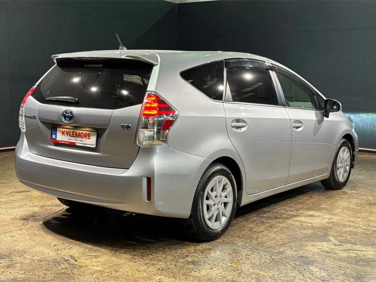 Toyota Prius HYBRID 1.8 AUTOMATIC - ALPHA - FACTOR - Image 4