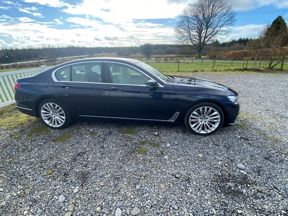 BMW 7-Series 2017 - Image 4