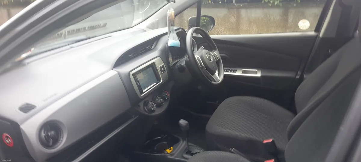 Toyota Vitz 2015 - Image 5