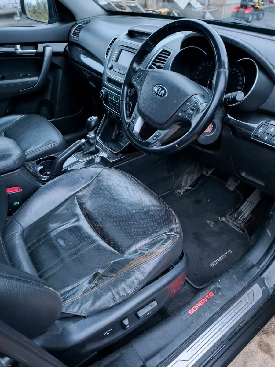 Car - Image 2