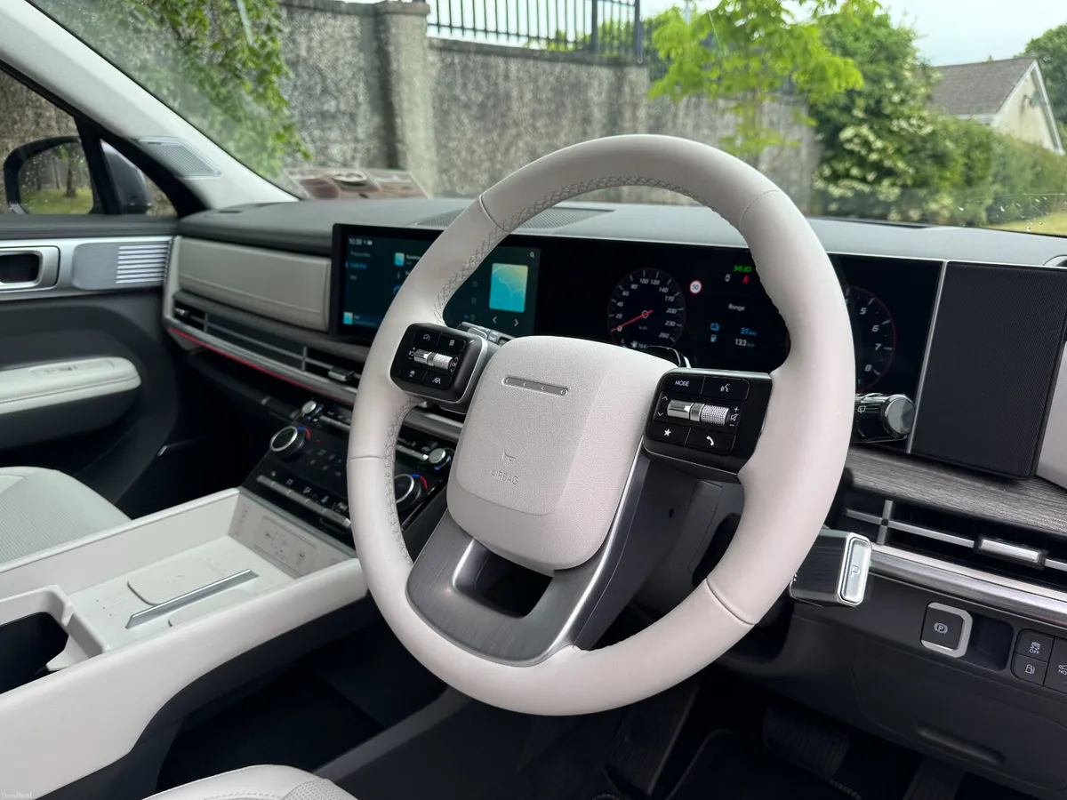 Santa Fe 1.6 Petrol Hybrid PHEV 4WD Premium - 261 - Image 6