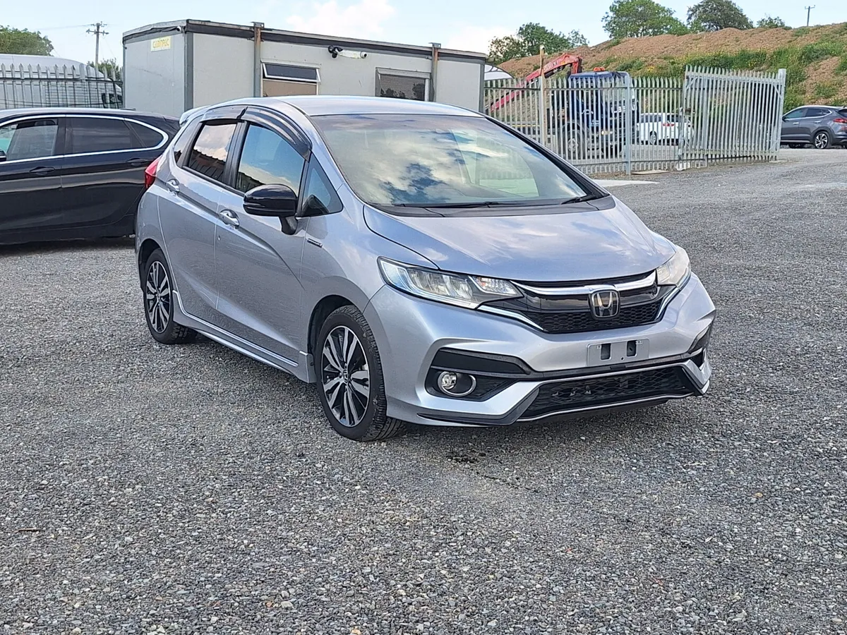 2018 Honda Fit Hybrid | Top spec - Image 3