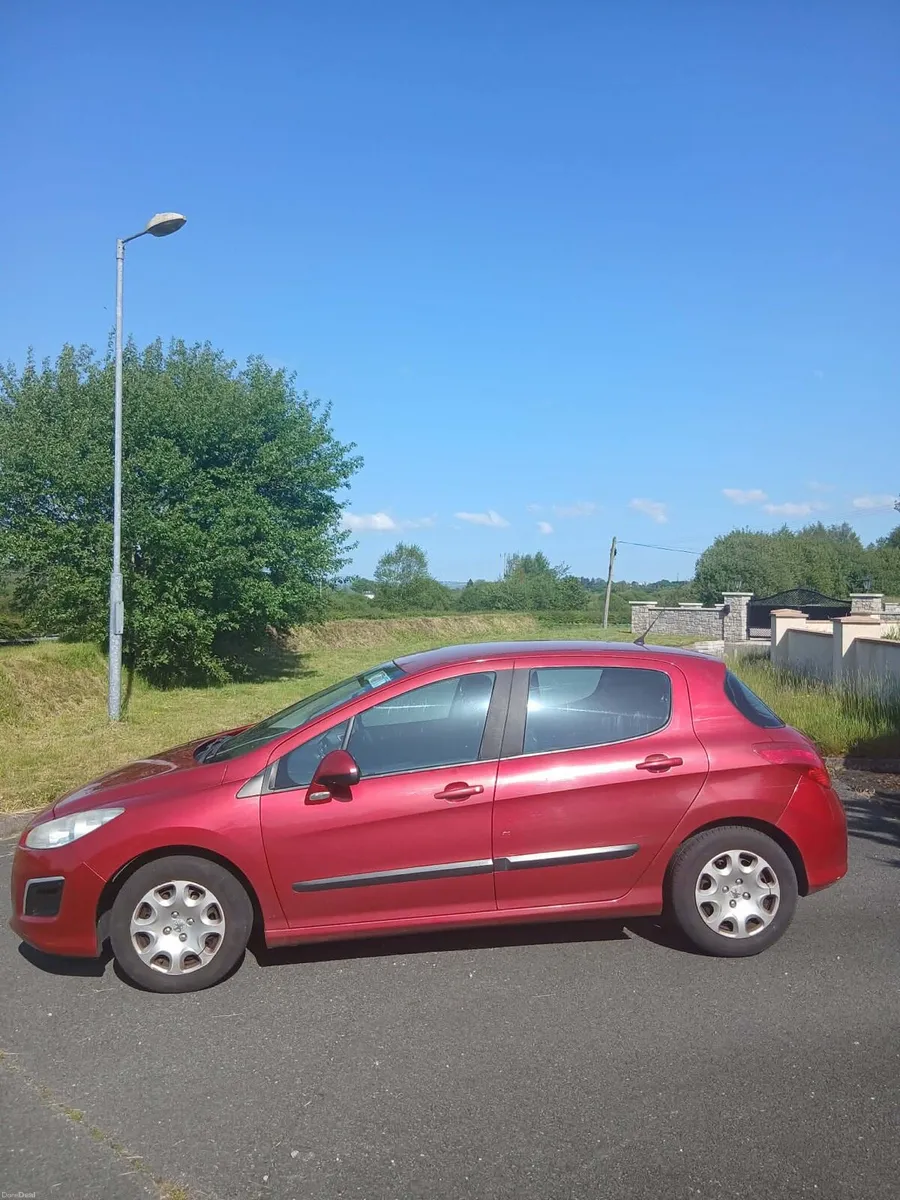 Peugeot 308 - Image 2