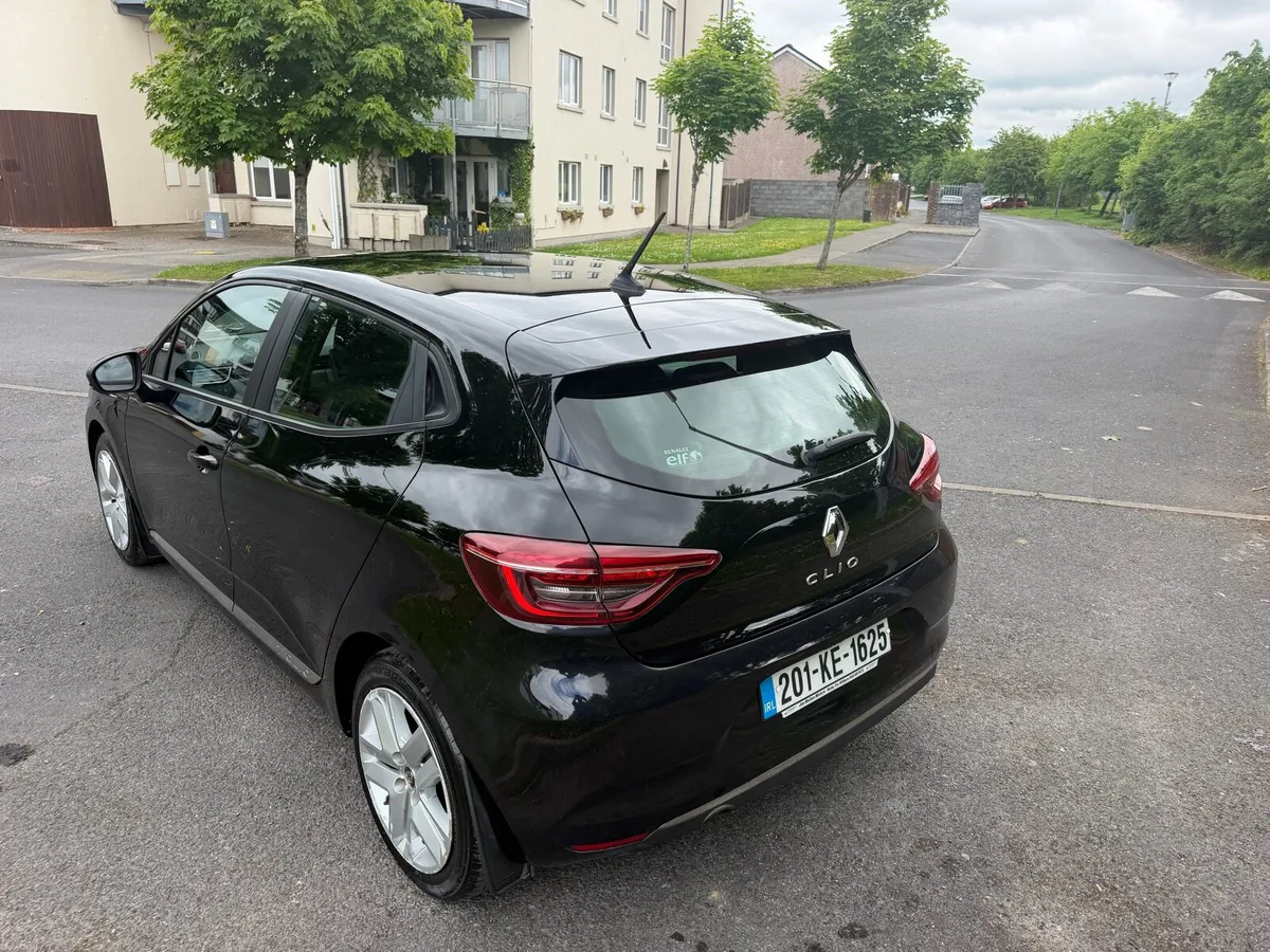 201 Renault Clio - Image 4