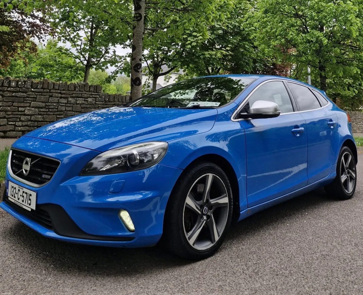 Volvo v40 D3 NCT 4-27 - Image 1