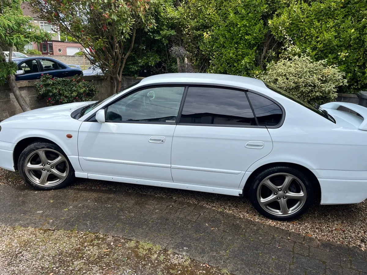 Subaru Legacy B4 Twin Turbo - Automatic - Image 2