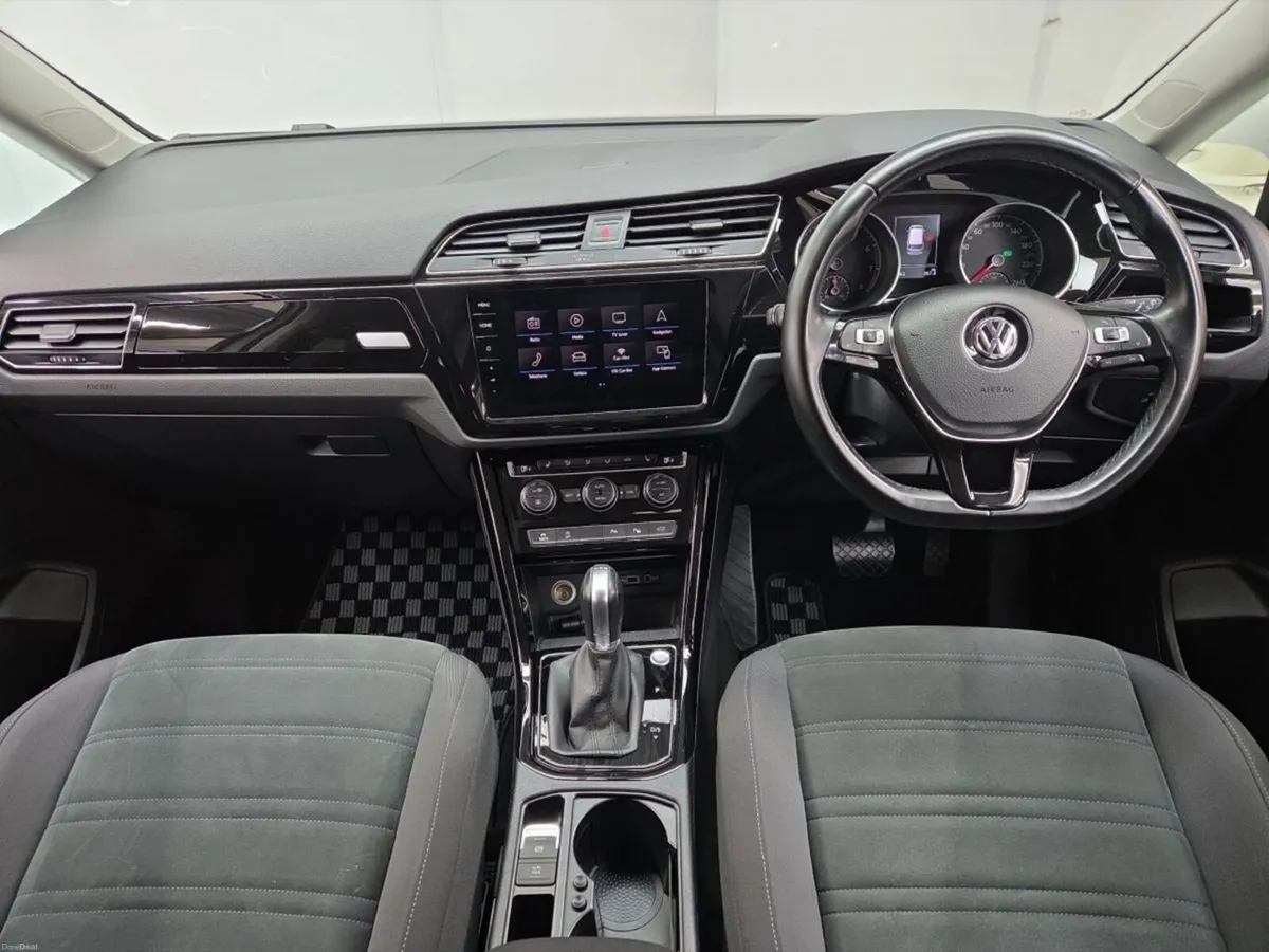 Volkswagen Touran 1.2 TSI Highline DSG 7 Seater - Image 4