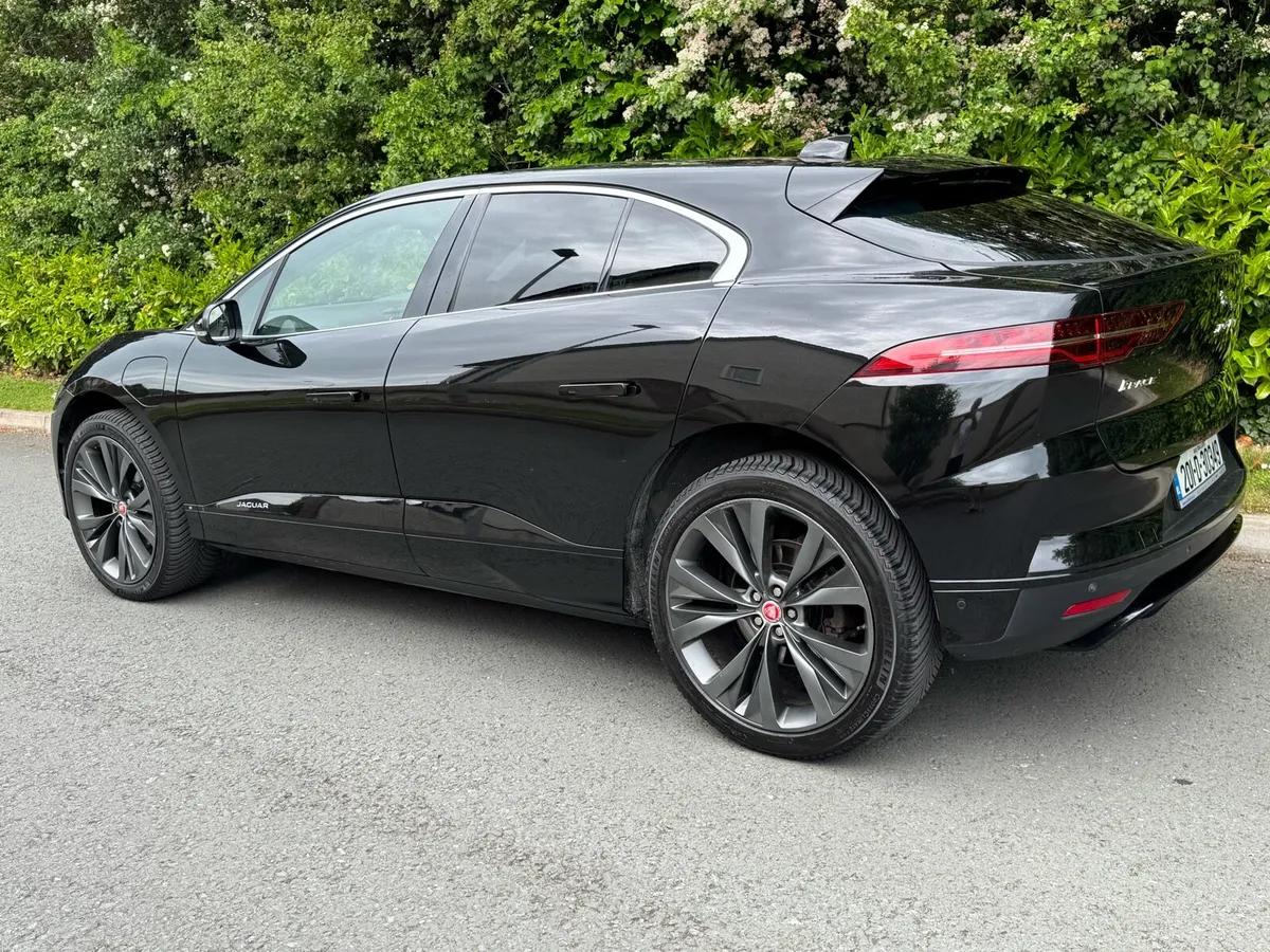 Jaguar I-Pace EV400 S 400PS - Image 3