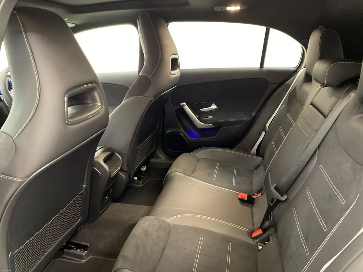 Mercedes-Benz A-Class A 180 AMG Line Edition *Pano - Image 4