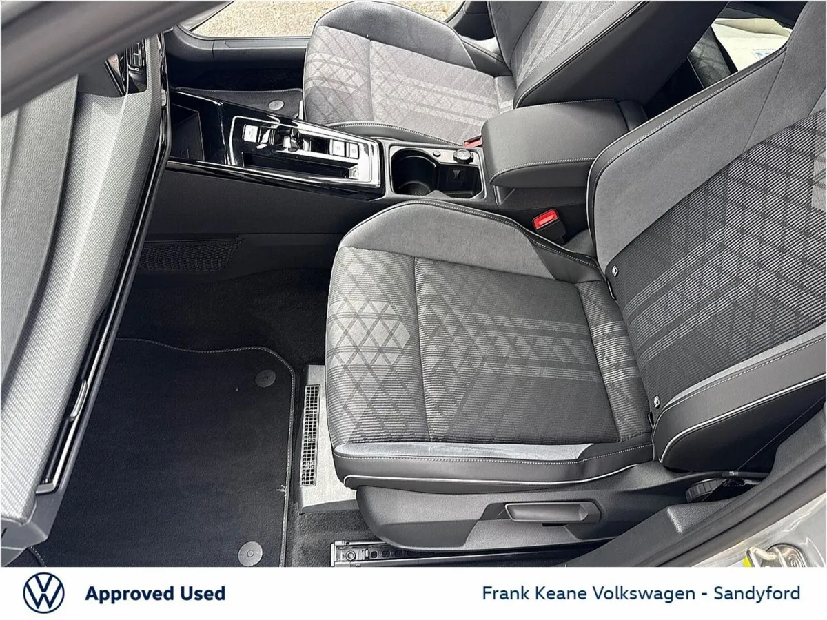 Volkswagen Golf 1.5 eTSI 130HP R-Line DSG MHEV @Fr - Image 4