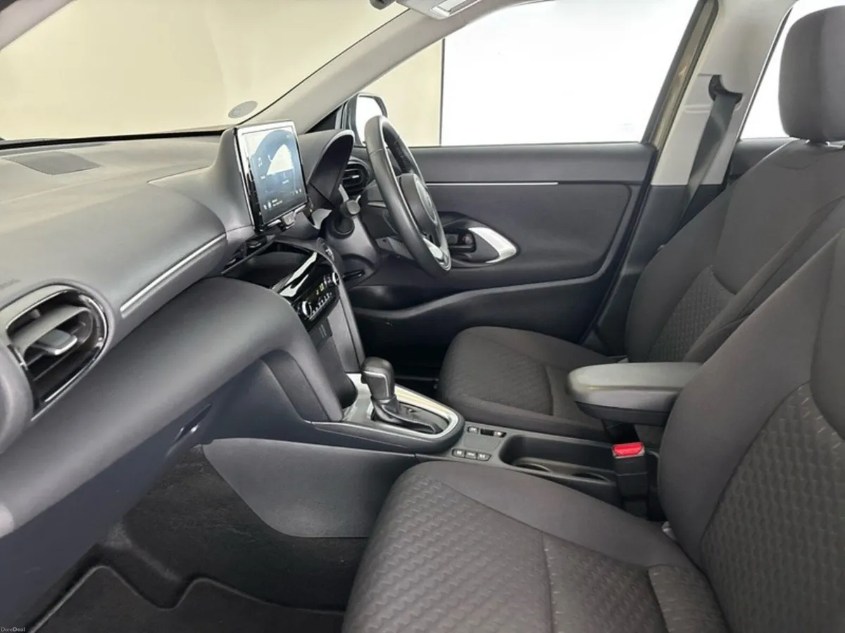 Toyota Yaris Cross HYBRID LUNA - Image 6
