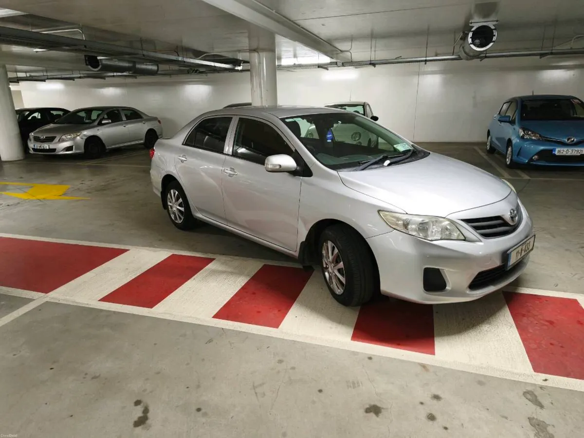Toyota Corolla very low km - Image 1