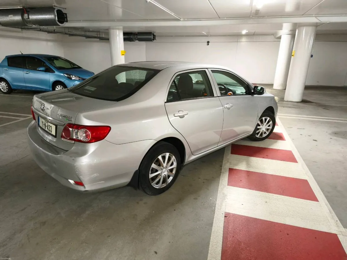 Toyota Corolla very low km - Image 2