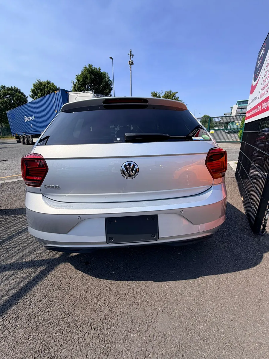 Volkswagen Polo silver - Image 3