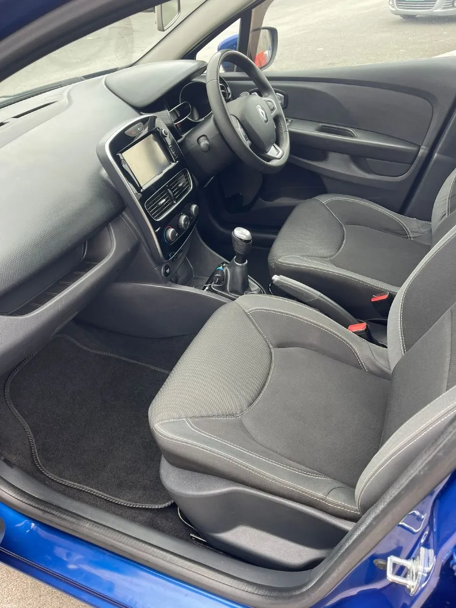 Renault Clio - Image 3