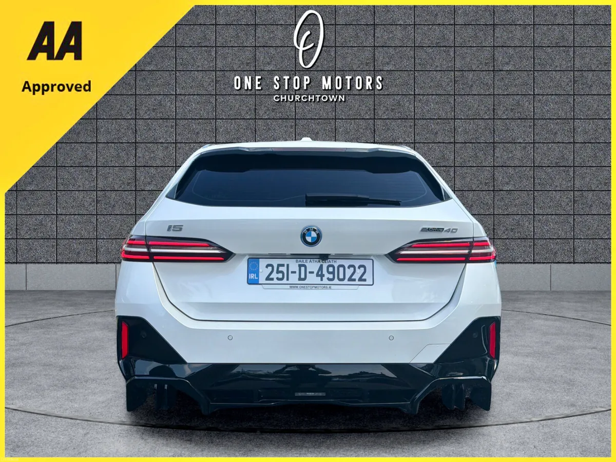 2025 BMW i5 MSPORT PRO *FULL OPTION* 1OWNER - Image 6