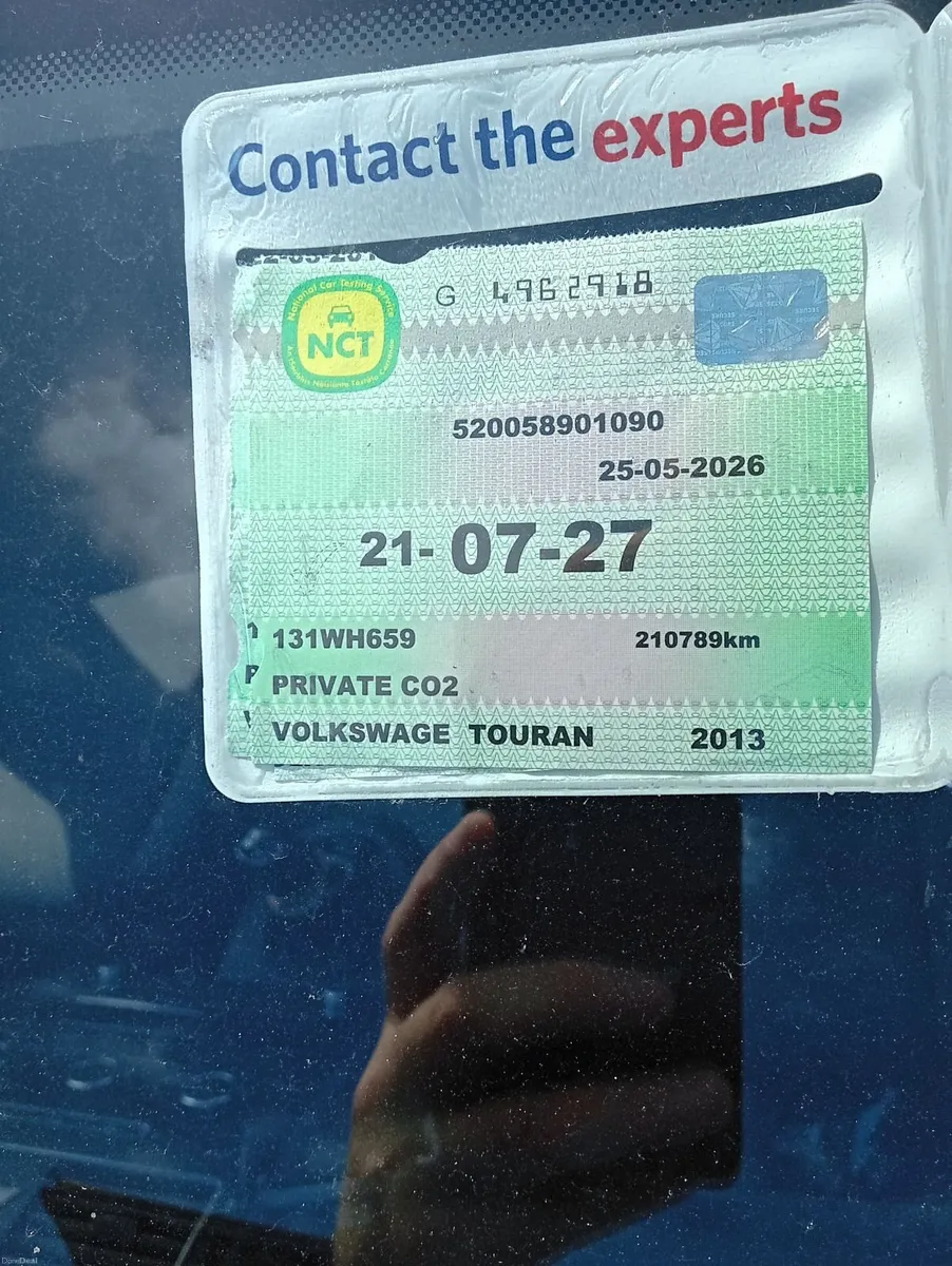 Volkswagen Touran 2013 - Image 2