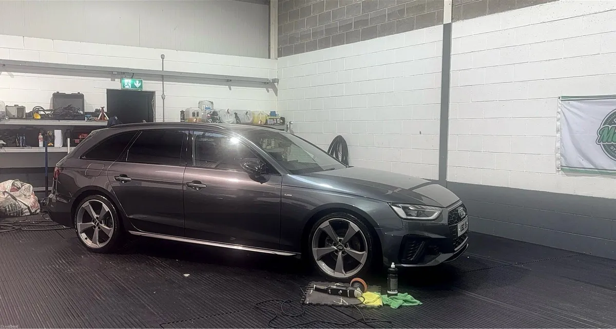 2020 Audi A4 2.0 TDI black edition S line Avant - Image 4
