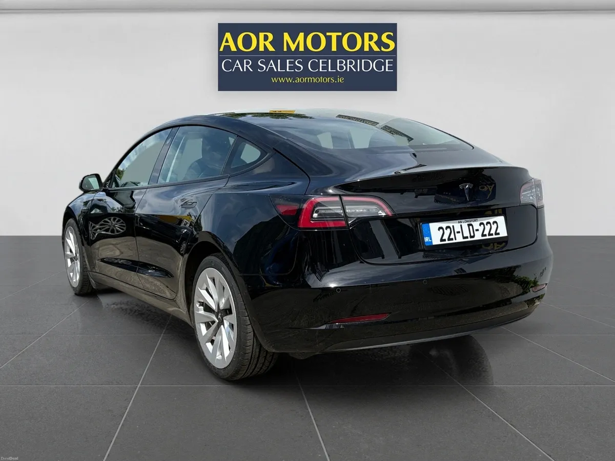 Tesla Model 3 2022 - Image 3