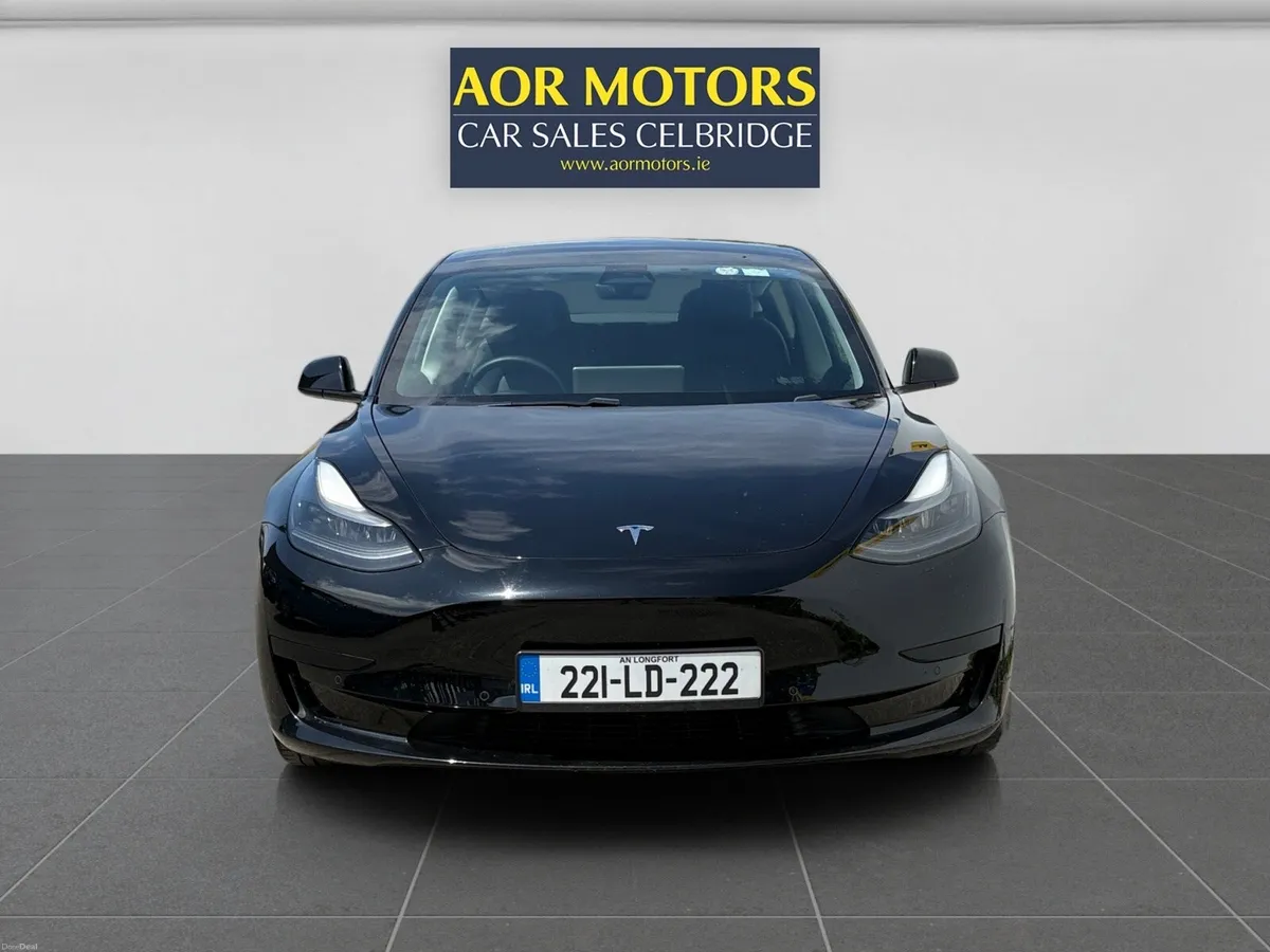 Tesla Model 3 2022 - Image 2