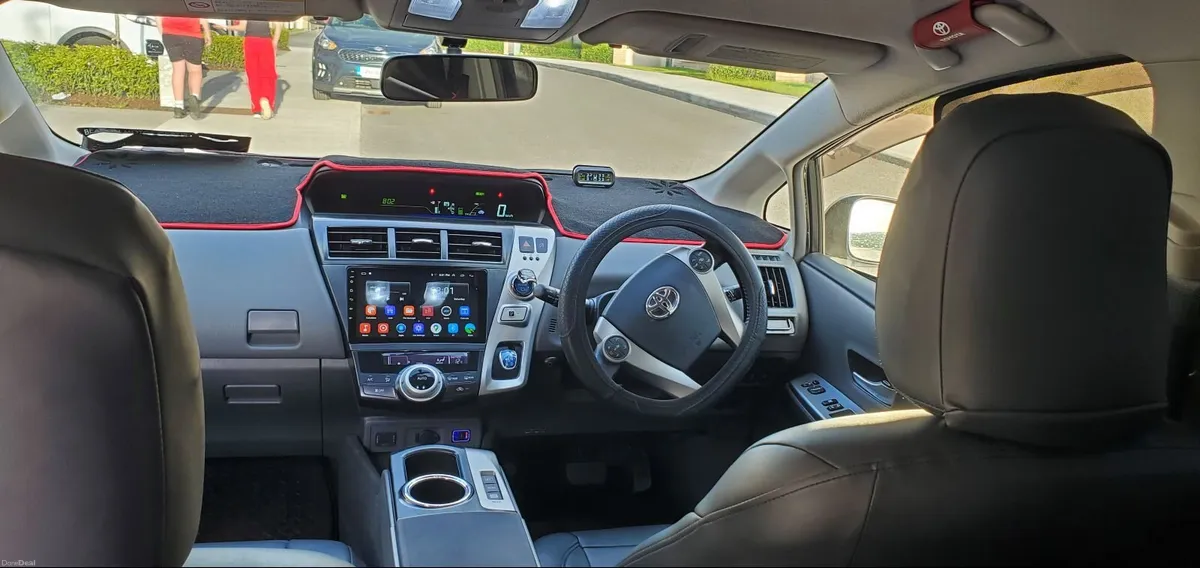 Toyota Prius alpha  7 seater 2012 - Image 4