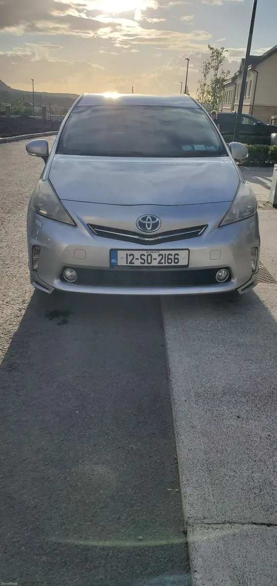 Toyota Prius alpha  7 seater 2012 - Image 1