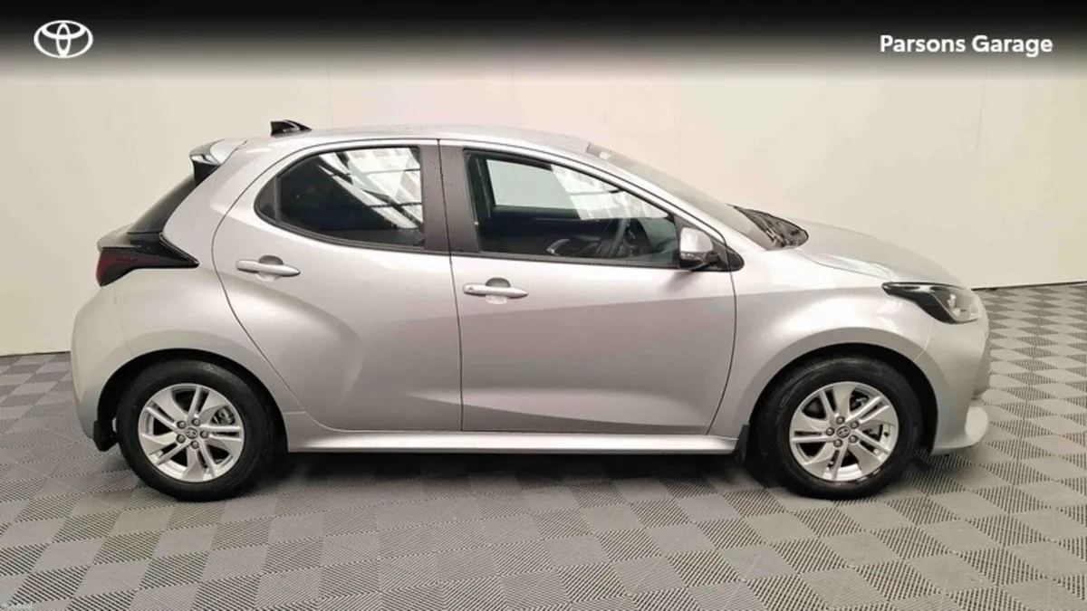 Toyota Yaris 1.5 - Image 3
