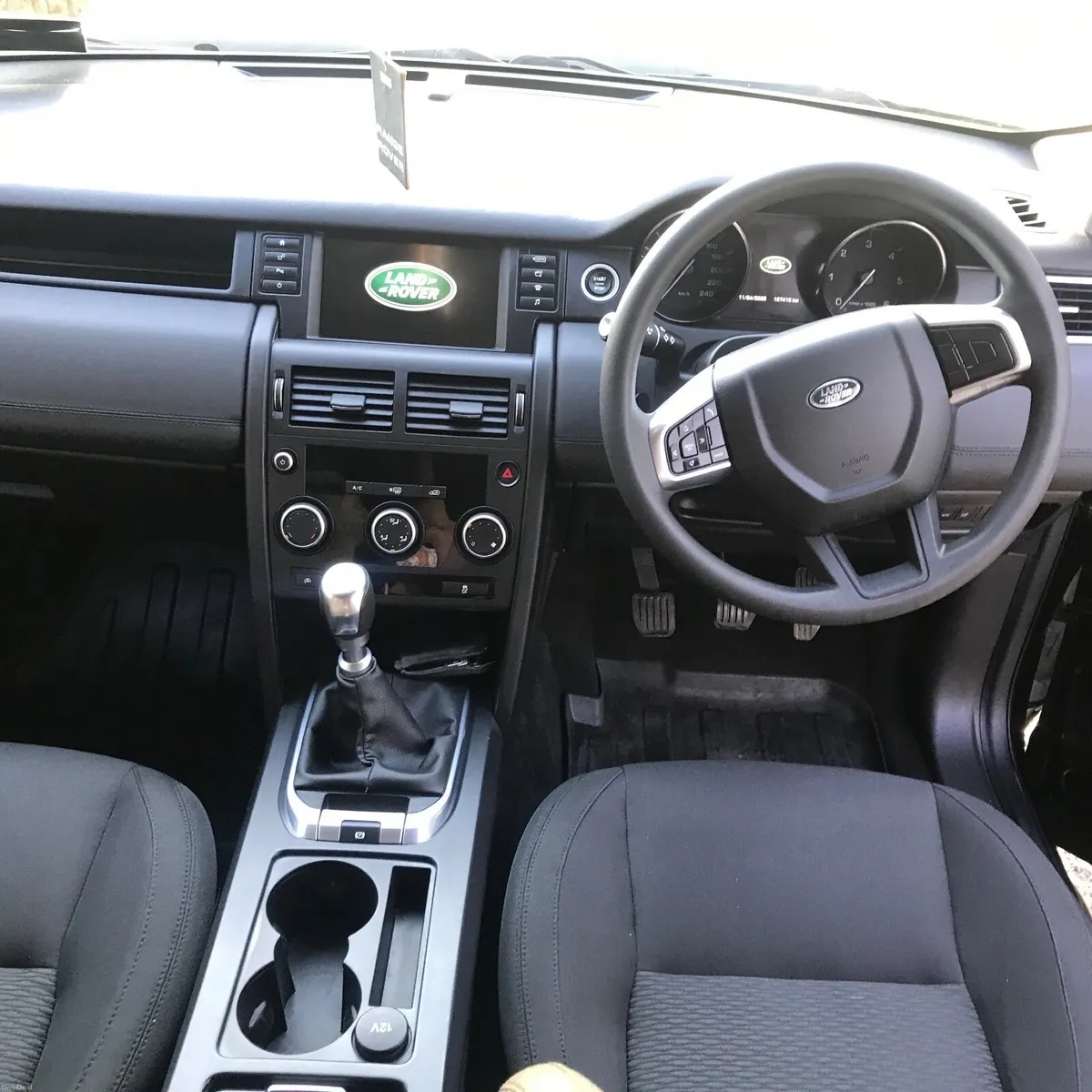 Land Rover Discovery Sport 2017 - Image 1
