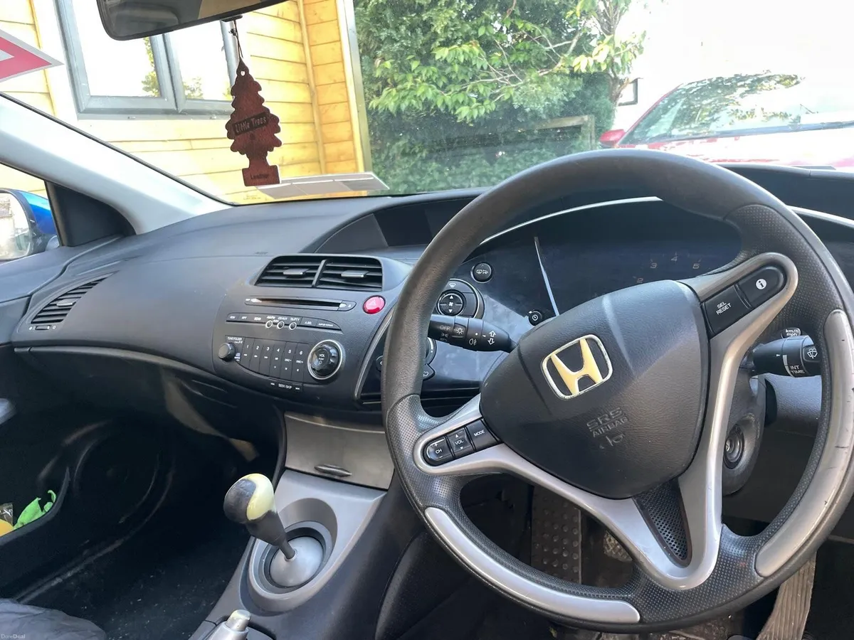 Honda Civic 2006 - Image 2