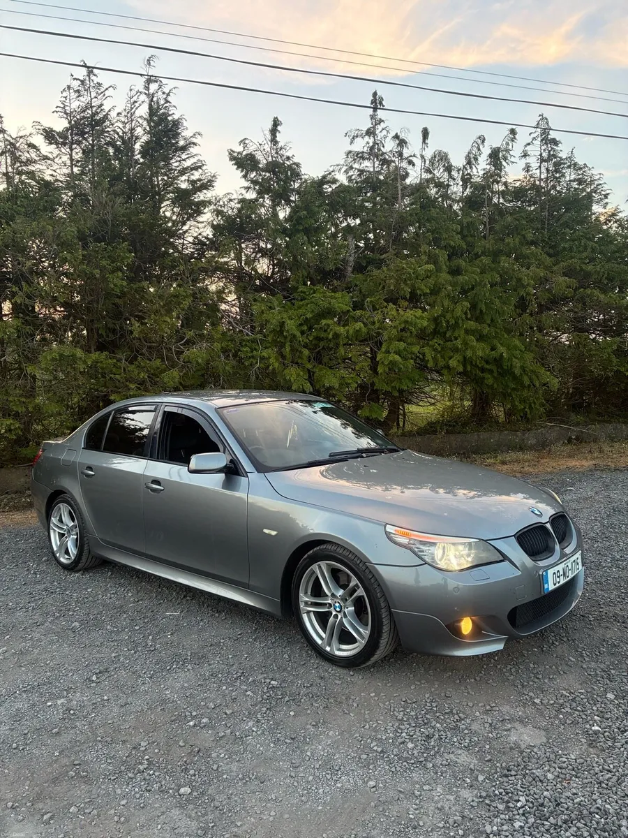 2009 bmw 5series - Image 2