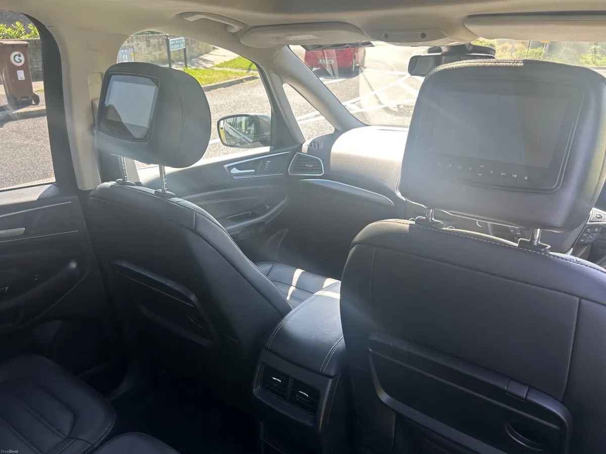 Ford Galaxy 2018 automatic 7 seater titanium x 210 - Image 5