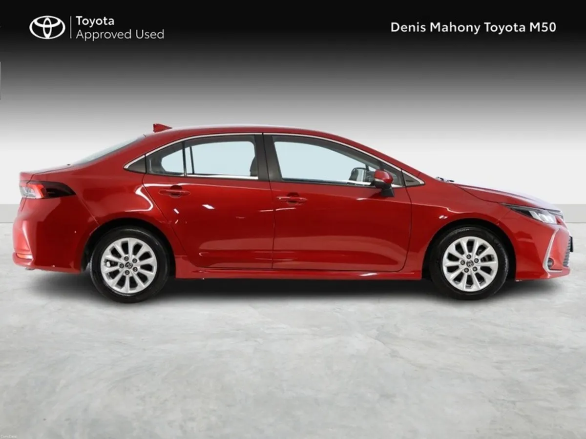 Toyota Corolla Luna Hybrid Saloon - Image 3